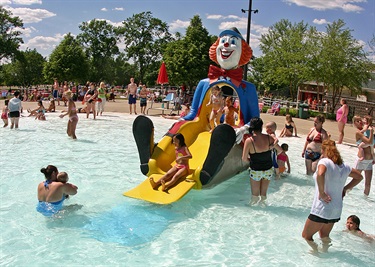 Clown Play Feature in Wading Area