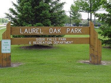 Laurel Oak Park Sign