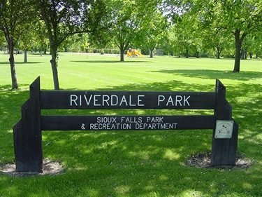 Riverdale Park Sign