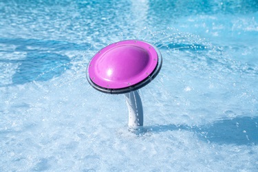 Wading pool water spray